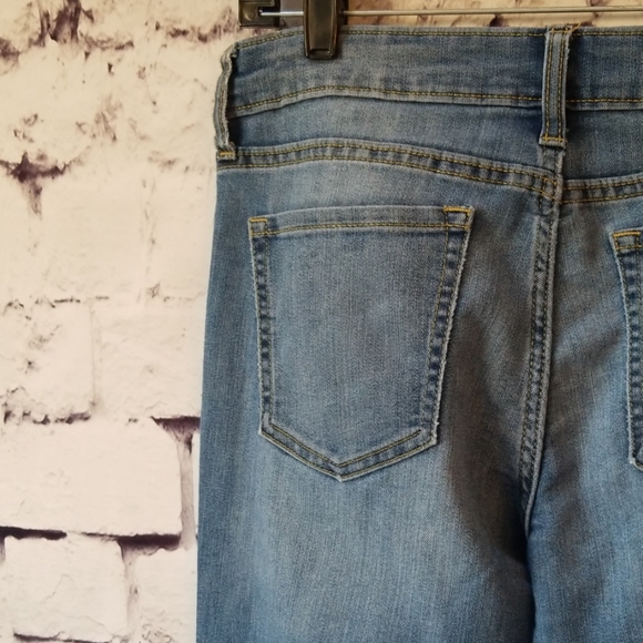 Gap Mid-Rise Classic Straight Jeans - Size 4 - GUC - Picture 5 of 8